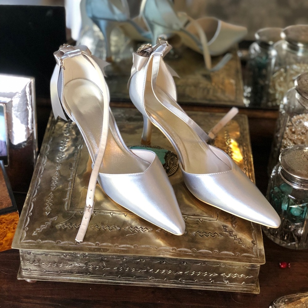 Ladies size 7.5m heels in silver grey satin